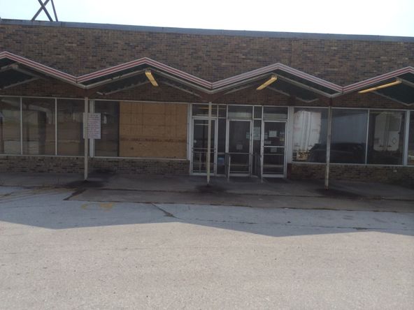 105 W Broadway St, Monett, MO 65708